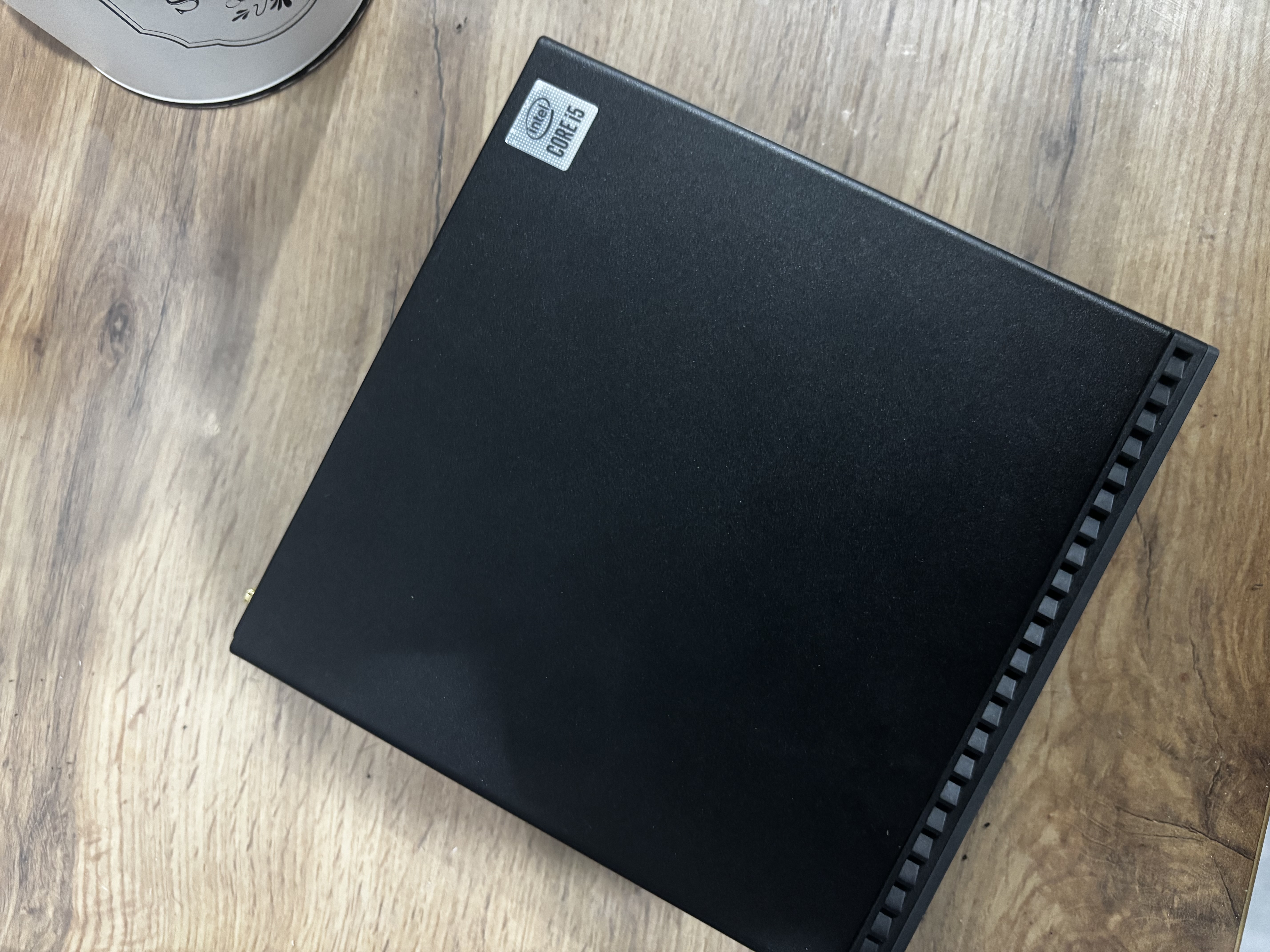 Міні ПК Lenovo ThinkCentre M70q Intel Core i5-10400T Міні ПК Lenovo ThinkCentre M70q Intel Core i5-10400T — Одесса, Украина